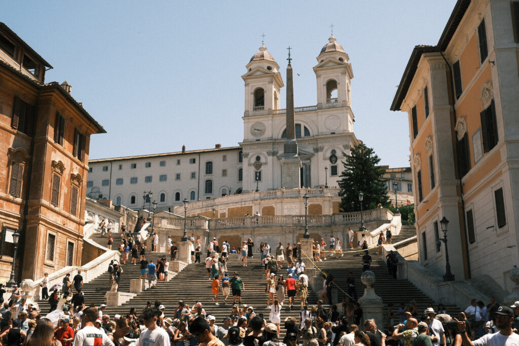 Escaleras de Piazza di Spagna en Roma fotografía callejera