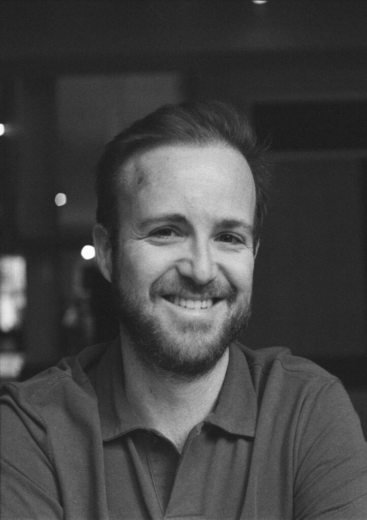 fotografía callejera de retrato en blanco y negro en Valencia de Pablo Genovard
